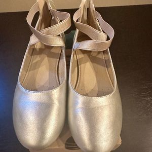 Utopia Little Girls size 4 ballet shoes